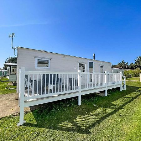 Gorgeous Caravan With Decking In Breydon Water Holiday Park, Ref 10081B Belton with Browston Buitenkant foto